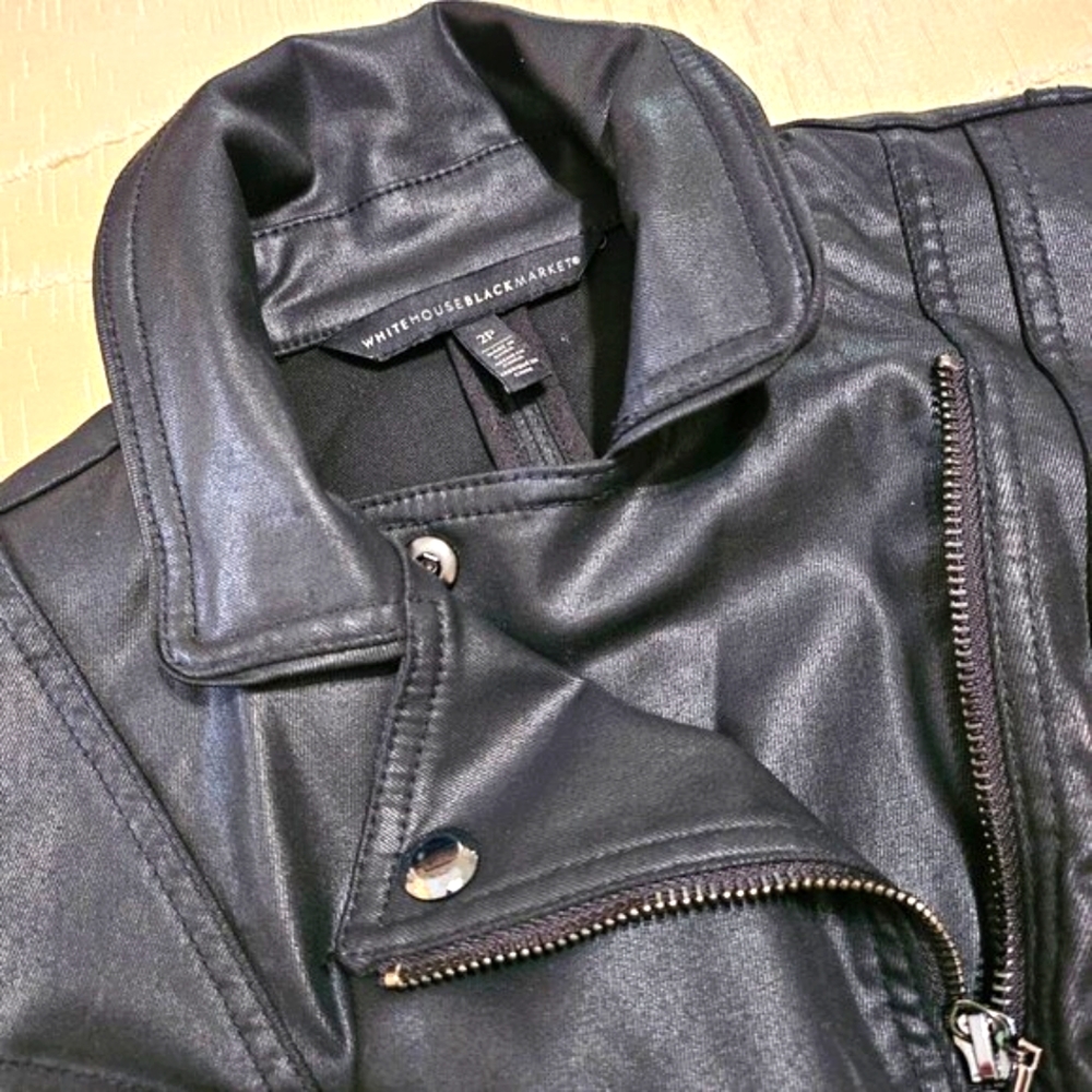 🔥HP🔥MOTO JACKET, BLACK COATED w/ DIAGONAL ZIPPERED CLOSURE from WHBM, SIZE 2P - Picture 2 of 16